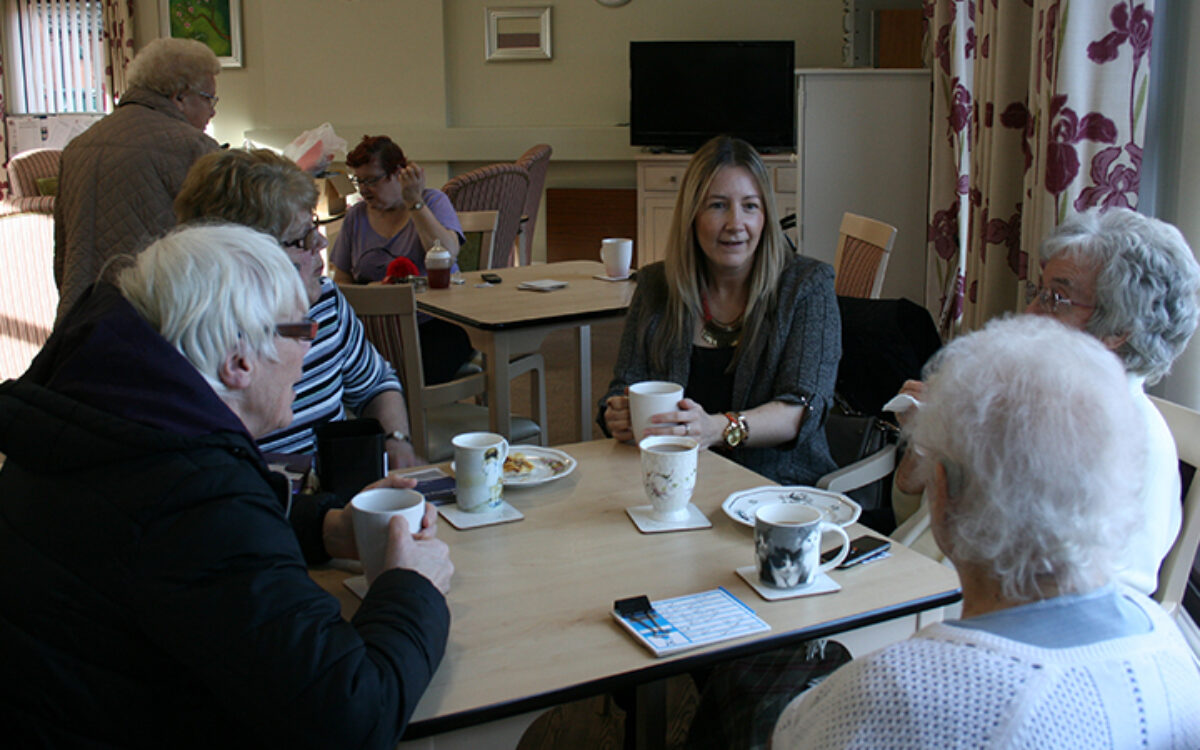 Coffi gyda’r Comisiynydd