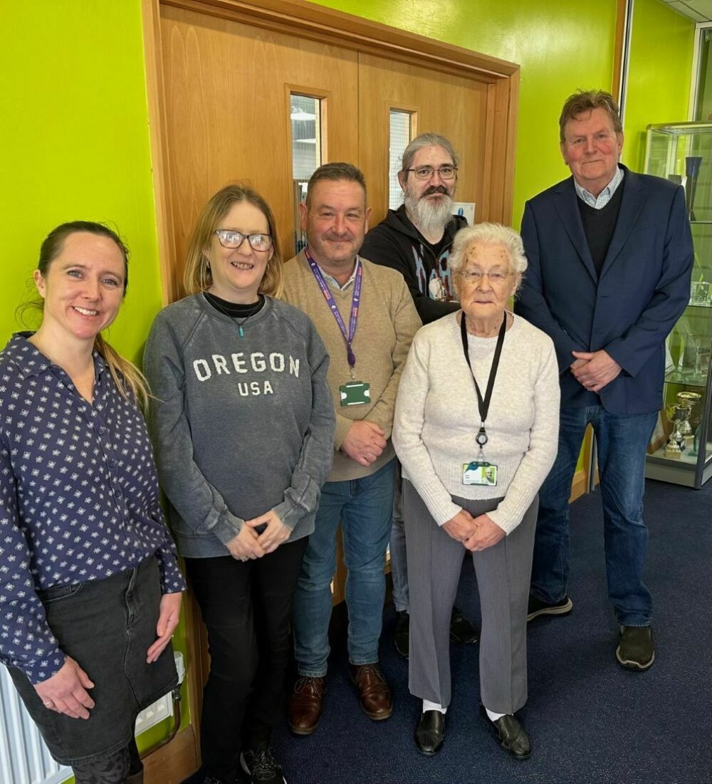 Residents from Melin and NCH with Keith Edwards ITA